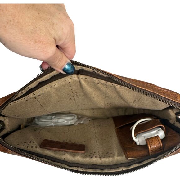 Moore & Giles Leather Tech Pocket Titan Milled Brown Rechargeable Battery - Picture 6 of 9